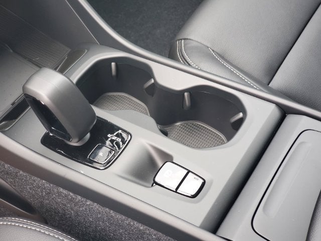 2026 Volvo XC40 B5 Core