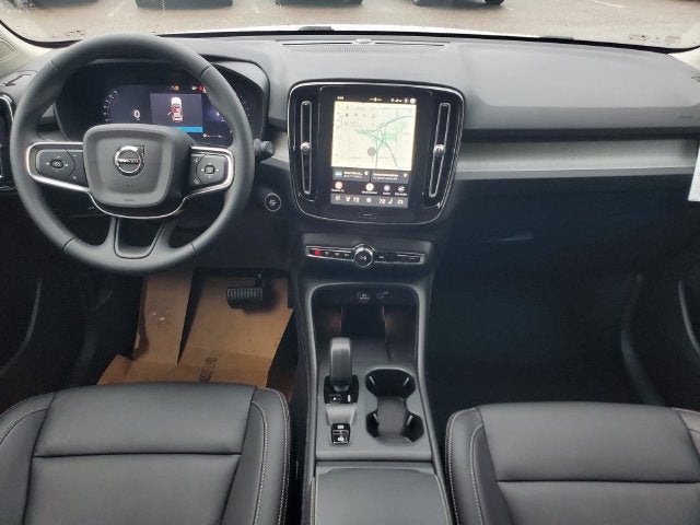 2026 Volvo XC40 B5 Core