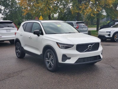 2026 Volvo XC40 B5 Core