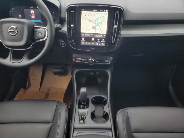 2026 Volvo XC40 B5 Core