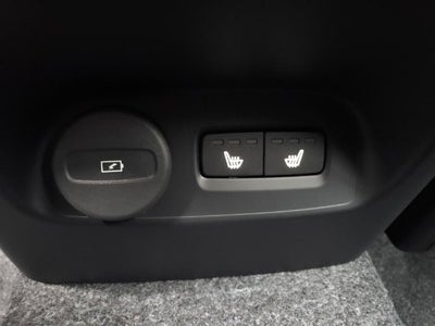 2026 Volvo XC40 B5 Core