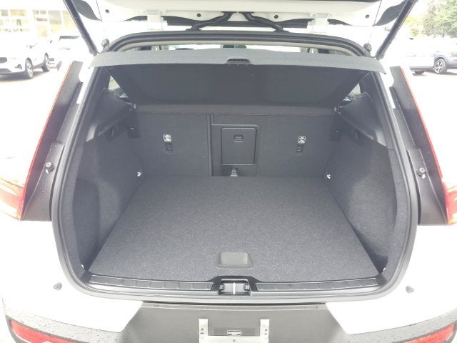 2026 Volvo XC40 B5 Core