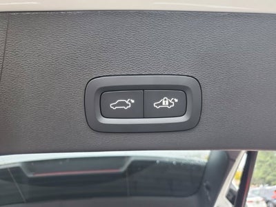 2026 Volvo XC40 B5 Core