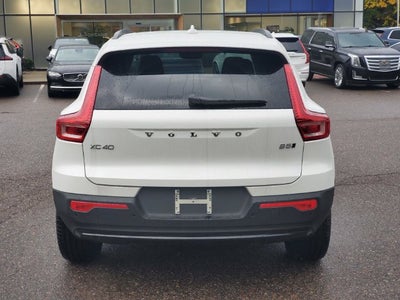 2026 Volvo XC40 B5 Core