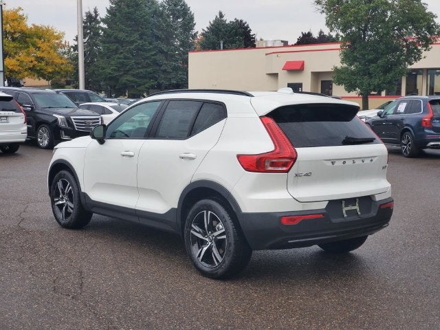 2026 Volvo XC40 B5 Core