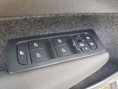 2024 Volvo XC40 B5 Core