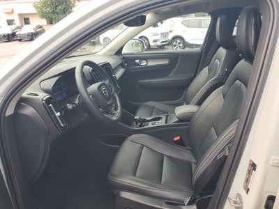 2024 Volvo XC40 B5 Core