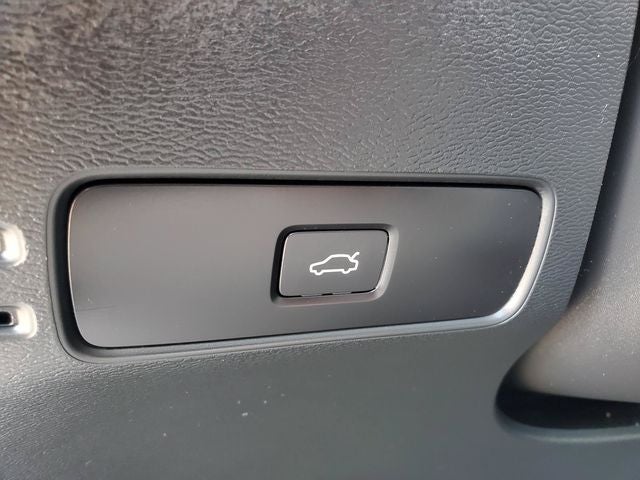 2024 Volvo XC40 B5 Core