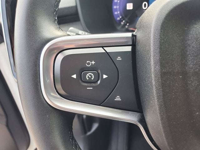 2024 Volvo XC40 B5 Core