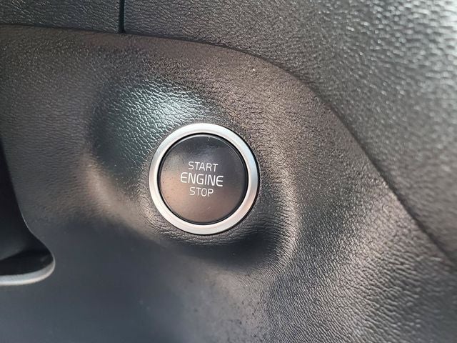 2024 Volvo XC40 B5 Core