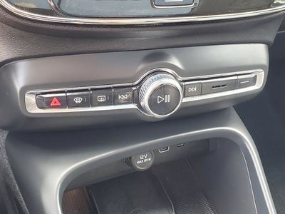 2024 Volvo XC40 B5 Core