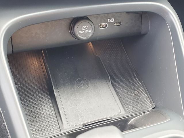 2024 Volvo XC40 B5 Core