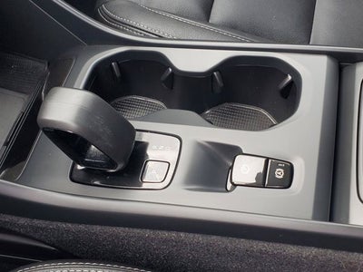 2024 Volvo XC40 B5 Core
