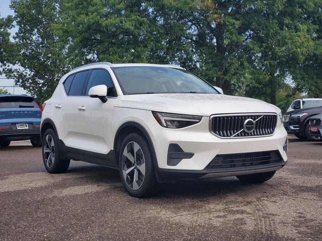 2024 Volvo XC40 B5 Core