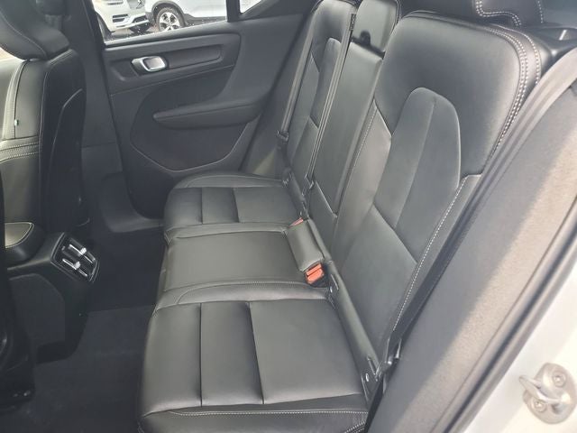 2024 Volvo XC40 B5 Core