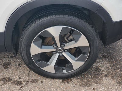 2024 Volvo XC40 B5 Core