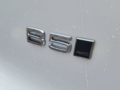 2024 Volvo XC40 B5 Core