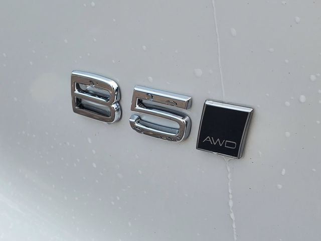2024 Volvo XC40 B5 Core