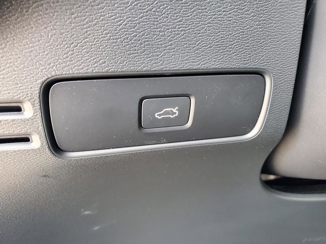 2026 Volvo XC40 B5 Core