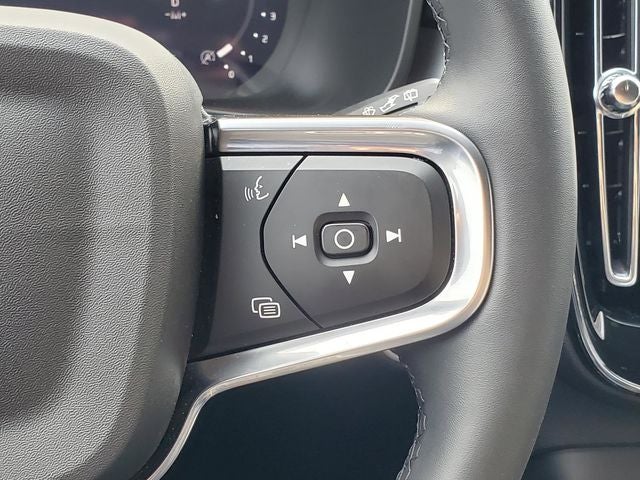 2026 Volvo XC40 B5 Core