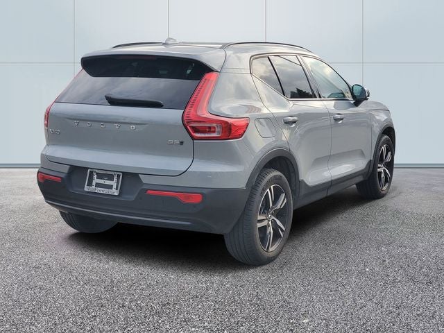 2026 Volvo XC40 B5 Core