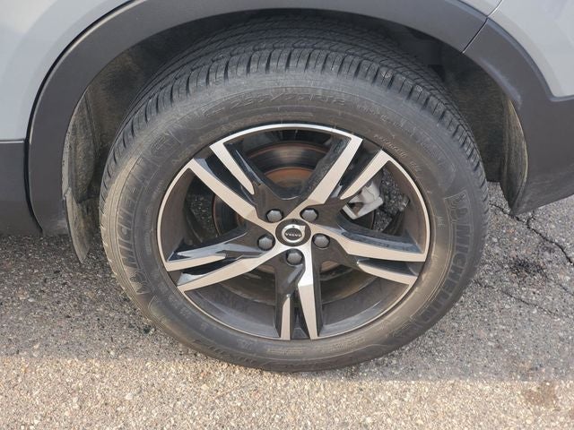 2026 Volvo XC40 B5 Core