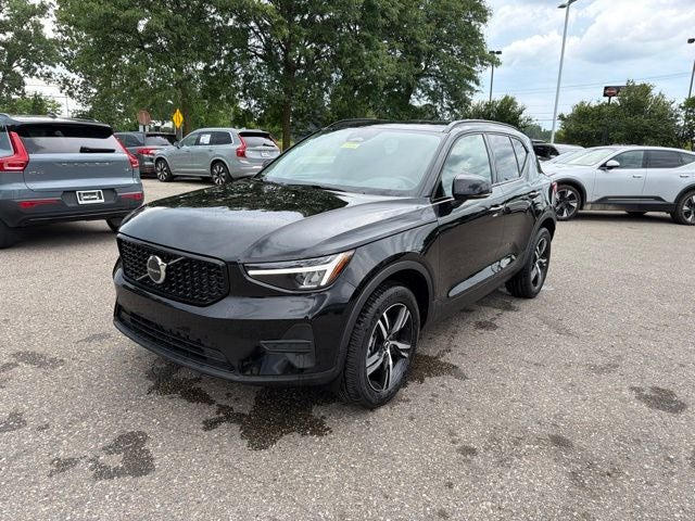 2026 Volvo XC40 B5 Core