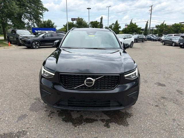 2026 Volvo XC40 B5 Core