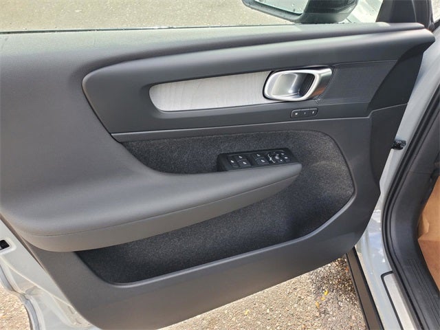 2026 Volvo XC40 B5 Core