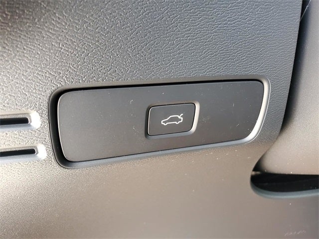 2026 Volvo XC40 B5 Core