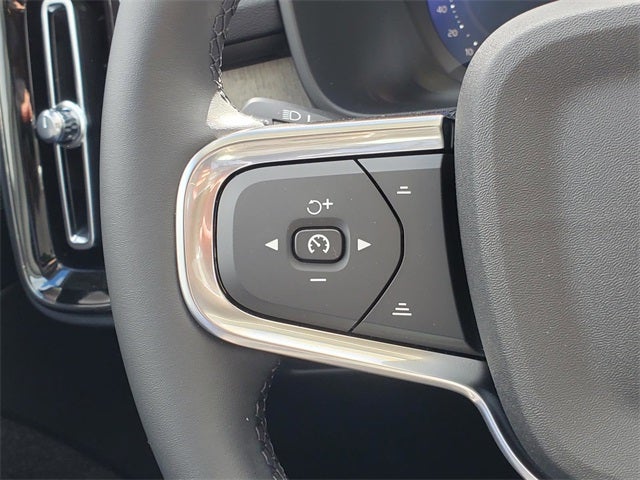 2026 Volvo XC40 B5 Core