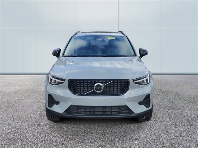 2026 Volvo XC40 B5 Core