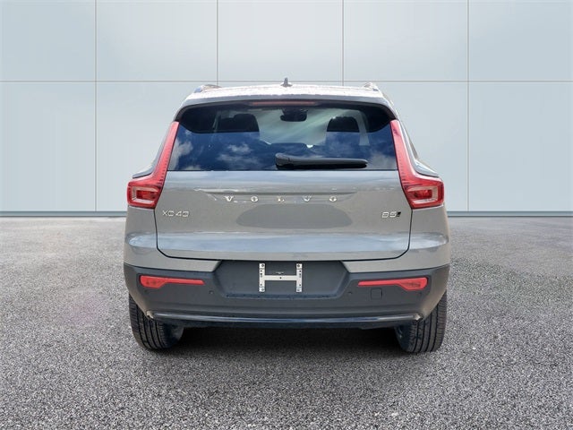 2026 Volvo XC40 B5 Core