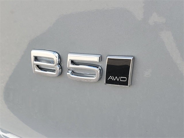 2026 Volvo XC40 B5 Core