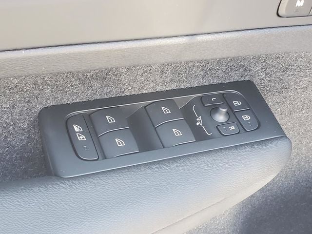2026 Volvo XC40 B5 Ultra