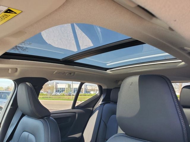 2026 Volvo XC40 B5 Ultra