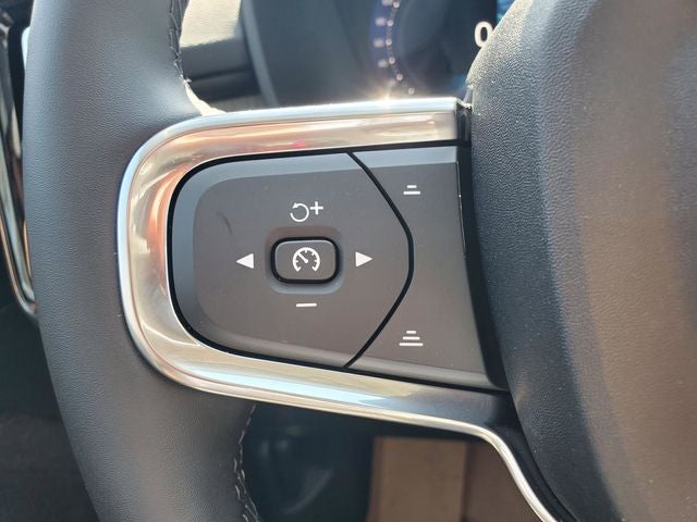 2026 Volvo XC40 B5 Ultra