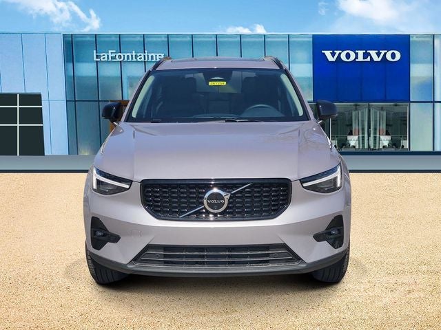 2026 Volvo XC40 B5 Ultra