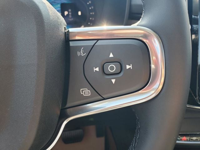 2026 Volvo XC40 B5 Ultra