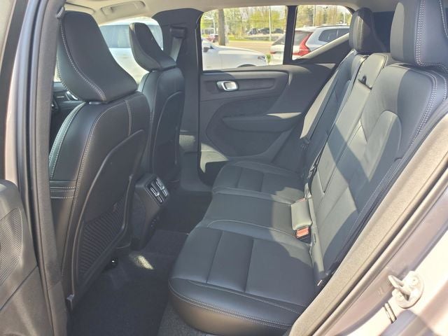 2026 Volvo XC40 B5 Ultra