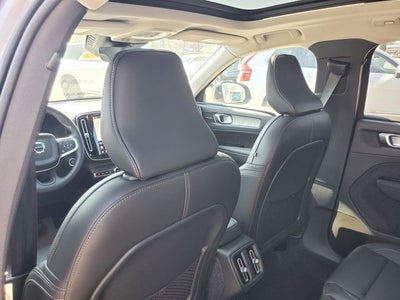 2026 Volvo XC40 B5 Ultra