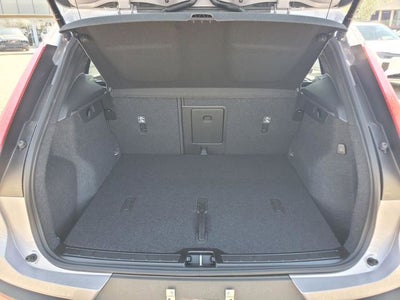 2026 Volvo XC40 B5 Ultra