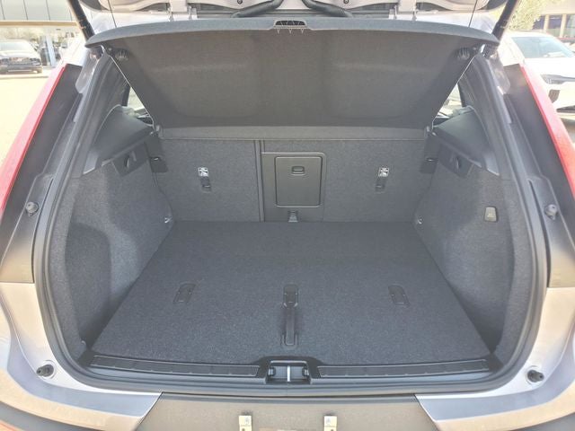 2026 Volvo XC40 B5 Ultra