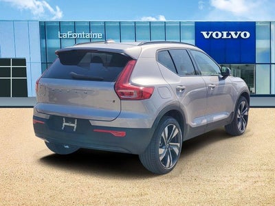 2026 Volvo XC40 B5 Ultra