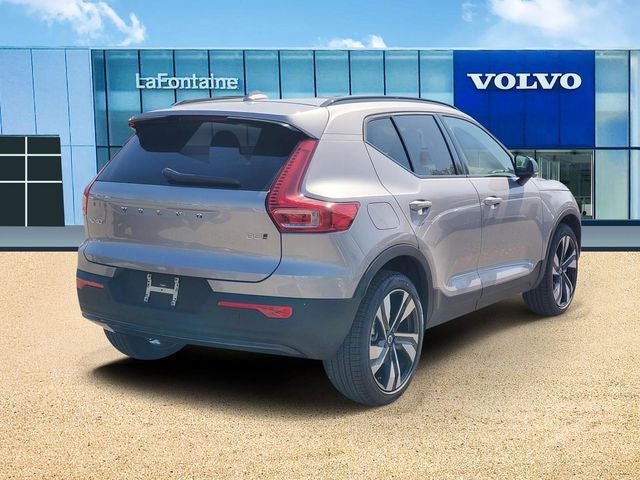 2026 Volvo XC40 B5 Ultra