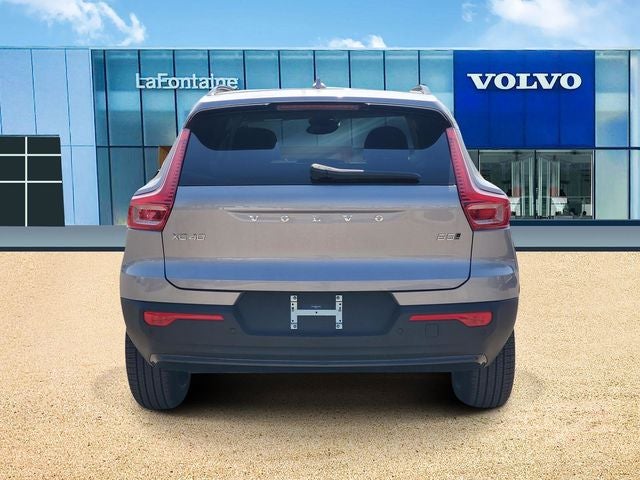 2026 Volvo XC40 B5 Ultra