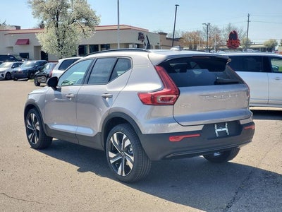 2026 Volvo XC40 B5 Ultra