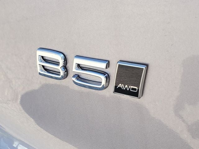 2026 Volvo XC40 B5 Ultra