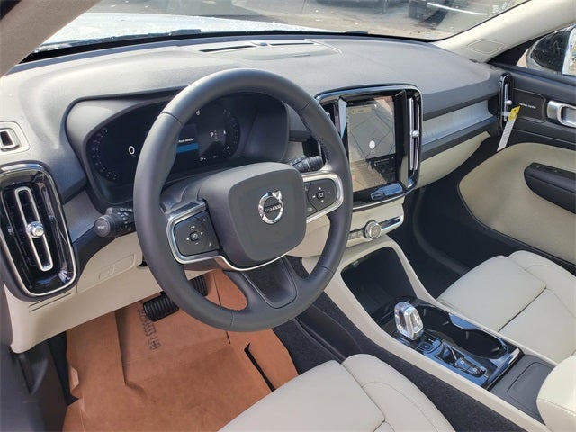 2026 Volvo XC40 B5 Ultra