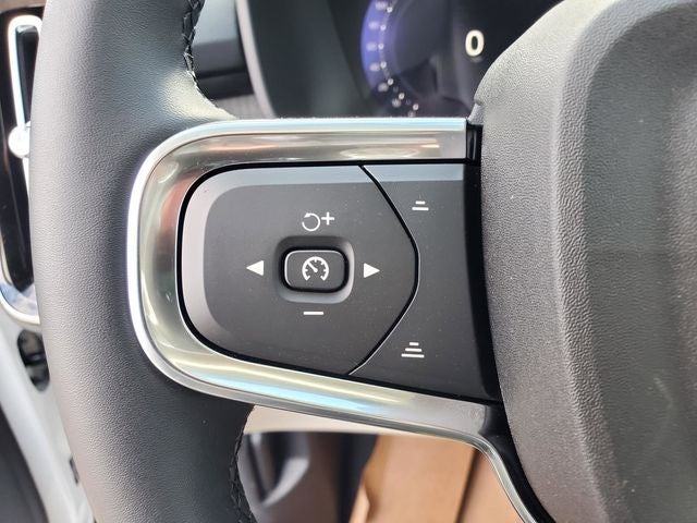 2026 Volvo XC40 B5 Ultra